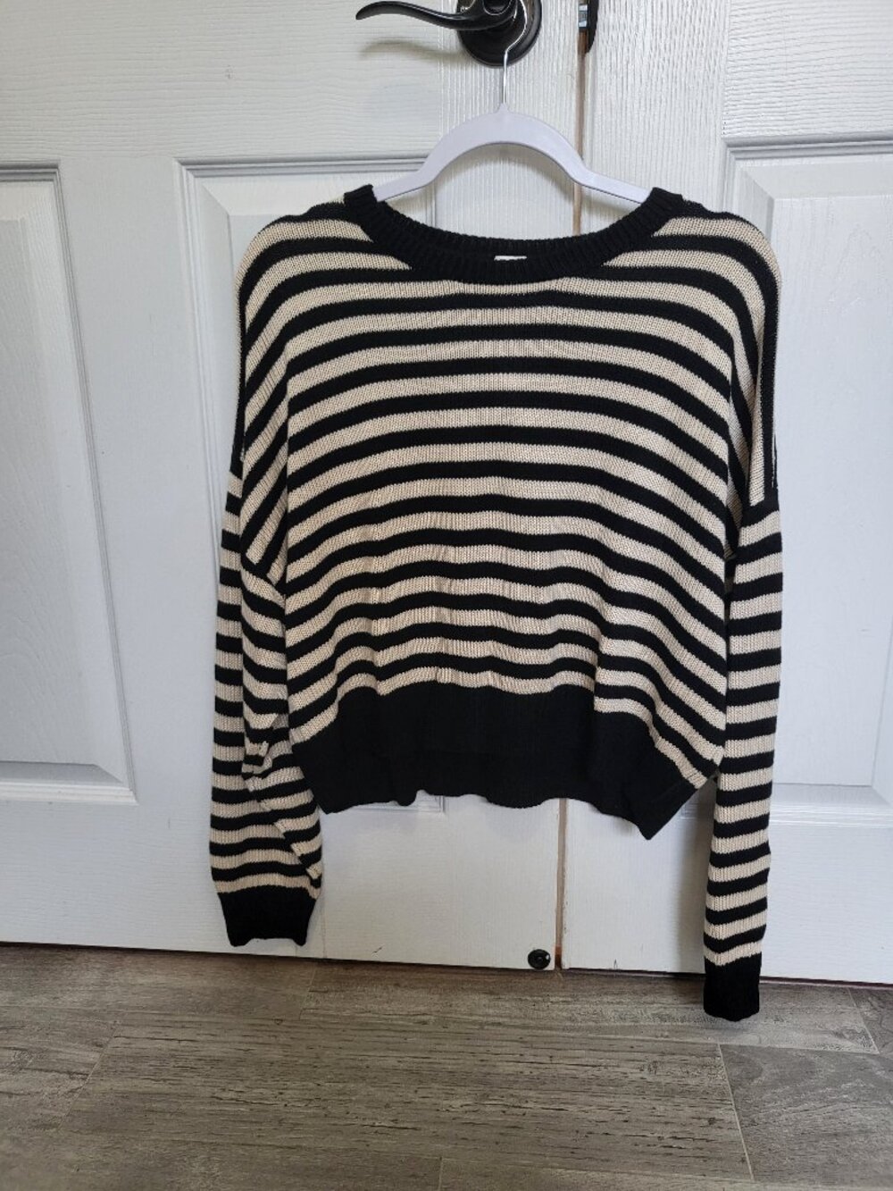 PINK Victoria's Secret NWT Black Cream Striped Cropped Sweater Large